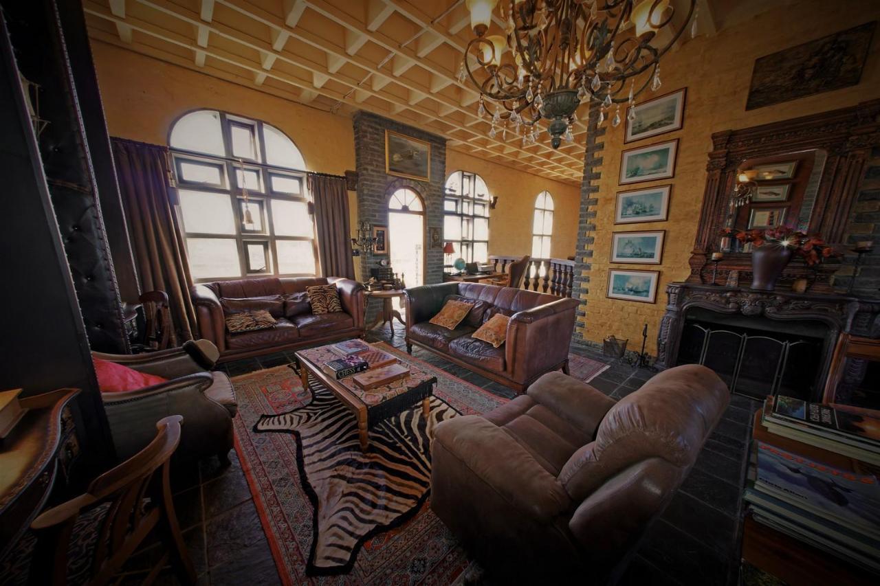 Готель Bygracealone Manor Outeniekwa Екстер'єр фото
