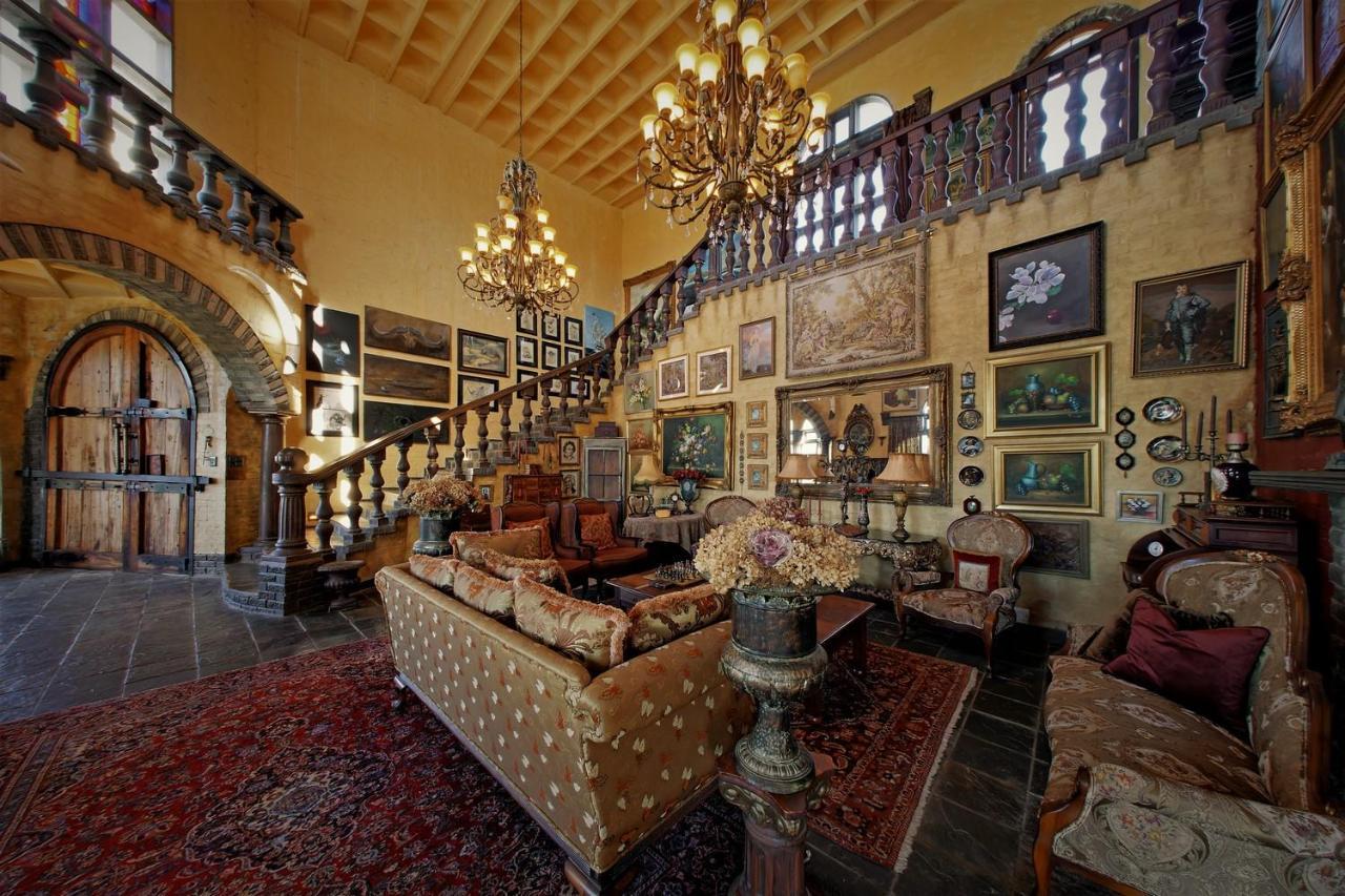 Готель Bygracealone Manor Outeniekwa Екстер'єр фото