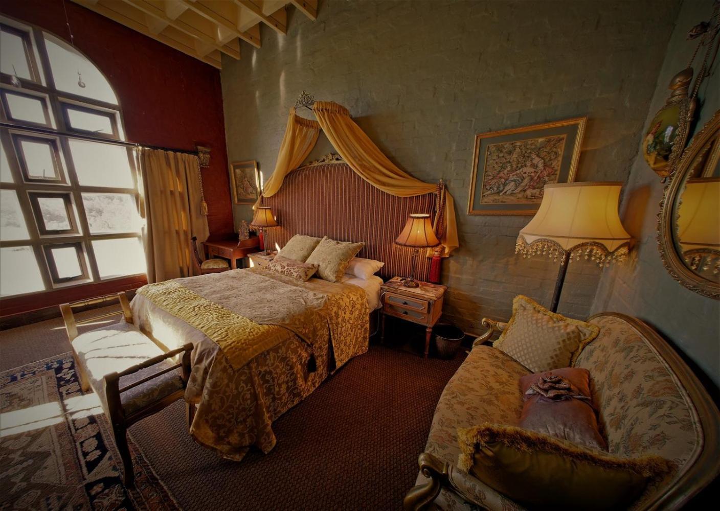 Готель Bygracealone Manor Outeniekwa Екстер'єр фото