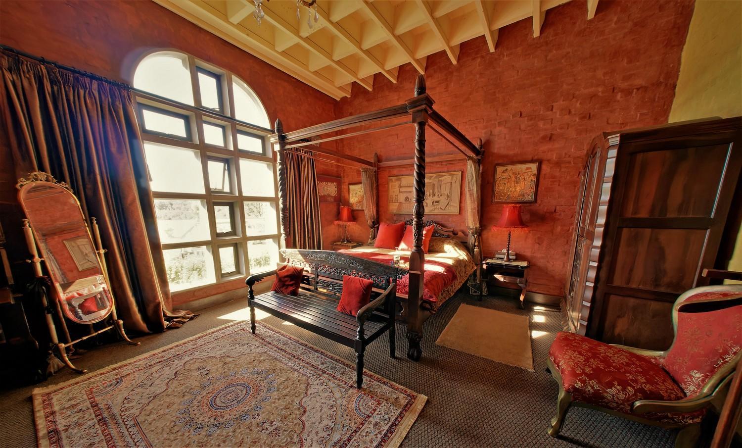 Готель Bygracealone Manor Outeniekwa Екстер'єр фото