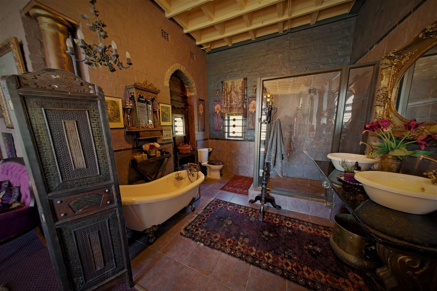 Готель Bygracealone Manor Outeniekwa Екстер'єр фото